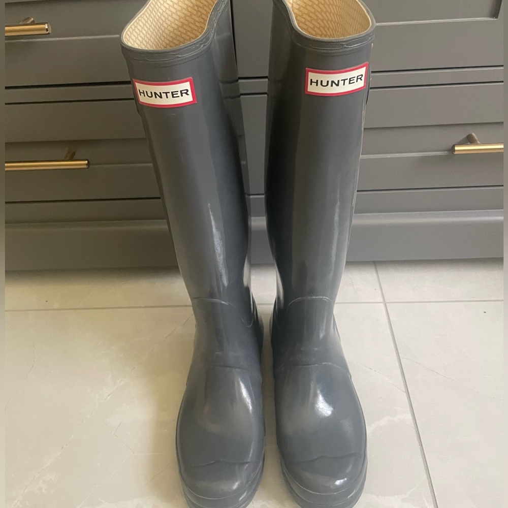 Like New Hunter Rain Boots Size 9